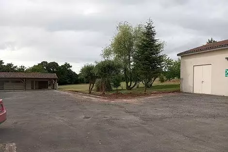 Illustration de Rénovation du préau et du parking de la salle des fêtes