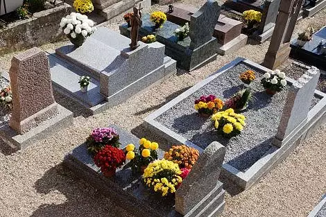 Illustration de Cimetière